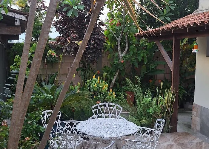 Casa Com Jardim